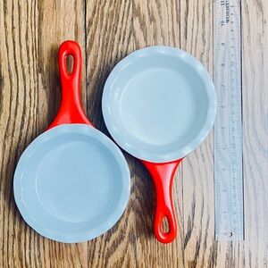 Modern Gourmet Foods Mini Ceramic Skillet Dishes – Set of 2 (Red)